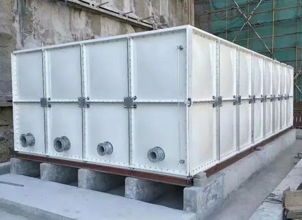 Fiberglass water tank